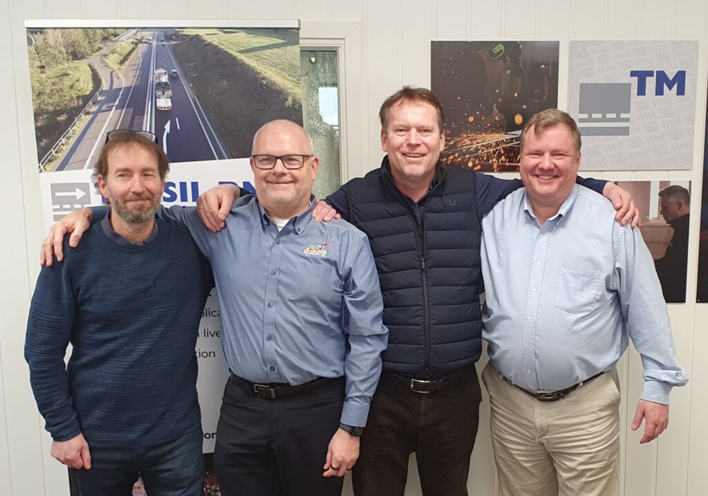 bilden visar fyra män